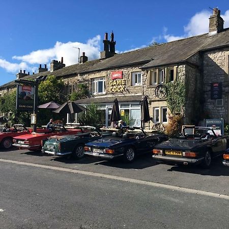 The Game Cock Inn Austwick Exteriör bild