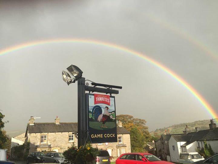 The Game Cock Inn Austwick Exteriör bild